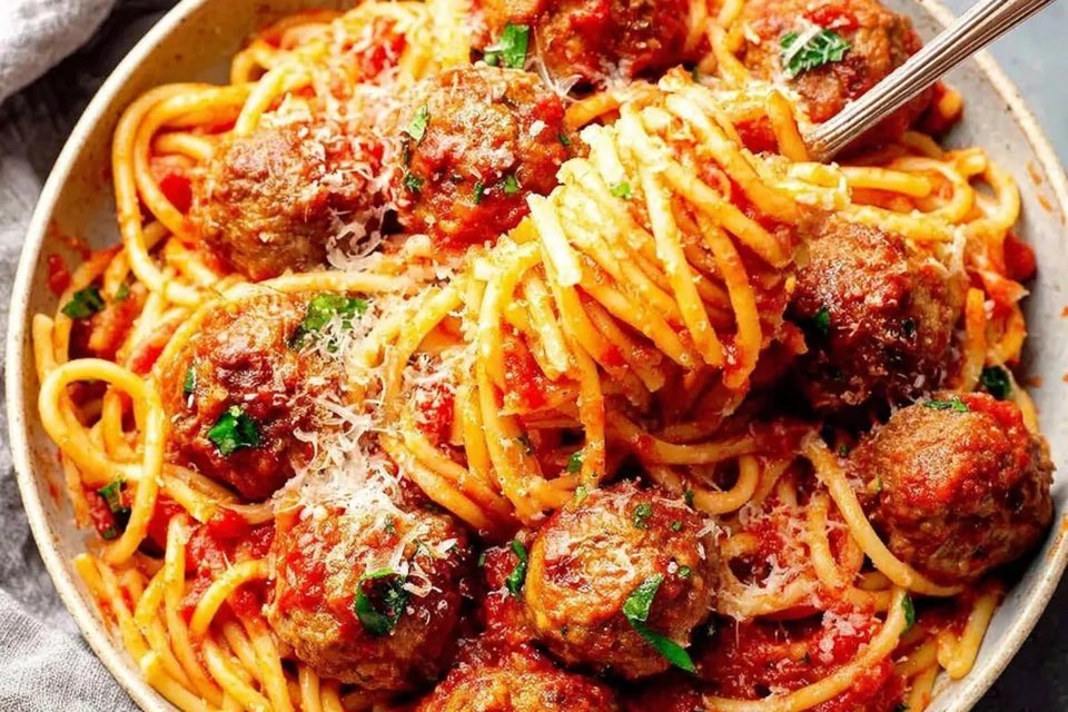 Easy Classic Spaghetti and Meatballs